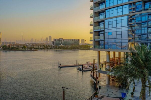Hilton Dubai Creek Hotel & Residences